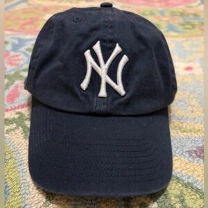 New York Yankees Navy Blue Ball Cap with White Logo by 47
